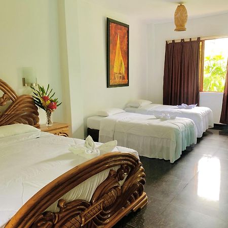 Hosteria D'Carlos Aqua Park Hotell Santo Domingo de los Colorados Eksteriør bilde