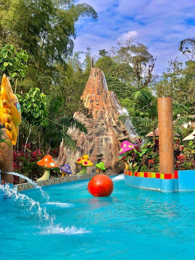Hosteria D'Carlos Aqua Park Hotell Santo Domingo de los Colorados Eksteriør bilde