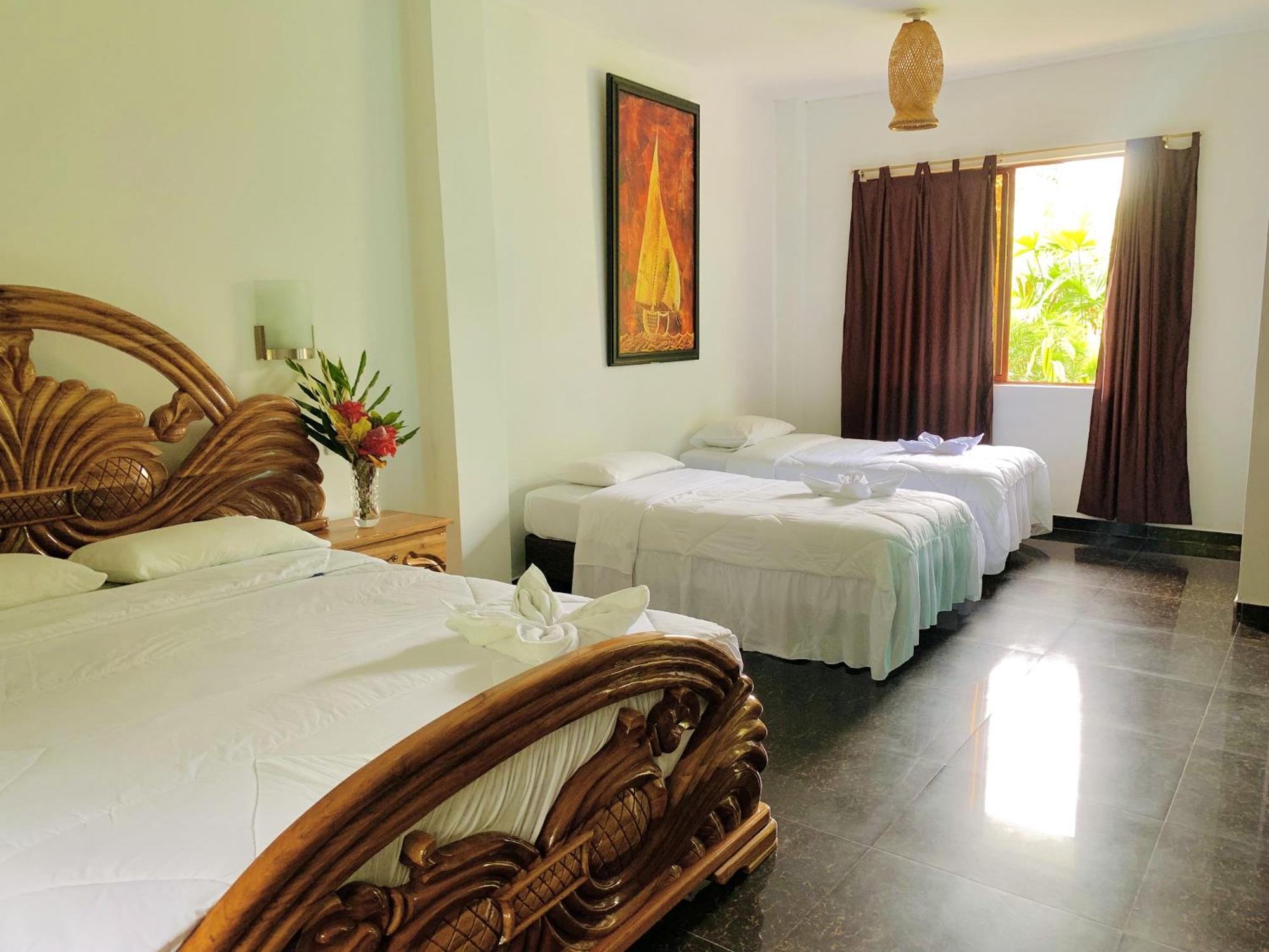 Hosteria D'Carlos Aqua Park Hotell Santo Domingo de los Colorados Eksteriør bilde